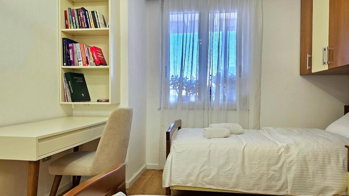 Bazaar's Eye Free Parking Spacious Tarrace Apartamento Tirana
